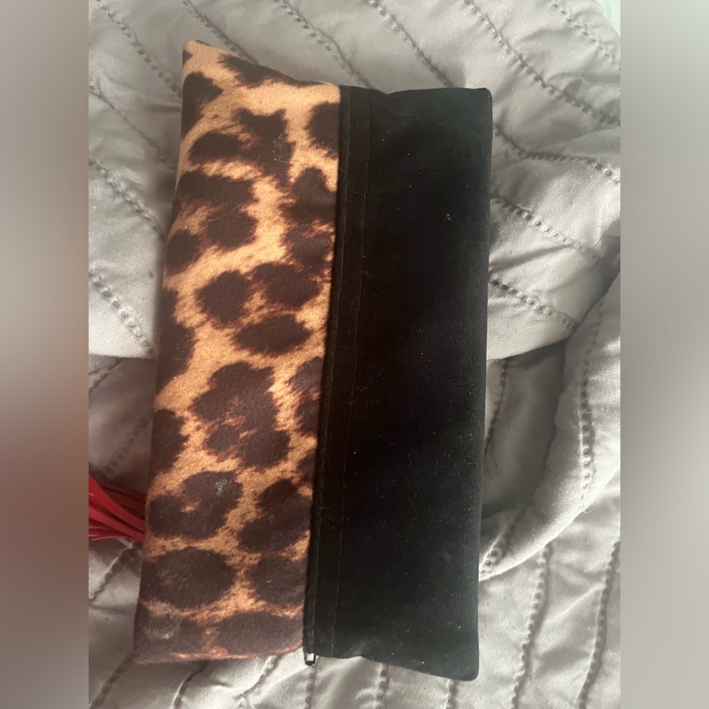 Makeup Junkie View 6
